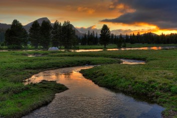 Tuolumne_Meadows_Sunset